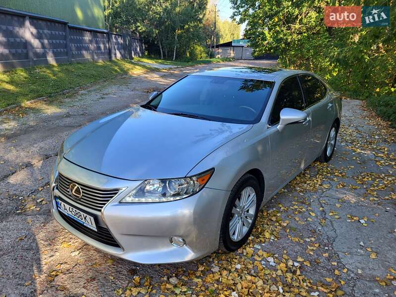 Седан Lexus ES 2014 в Киеве