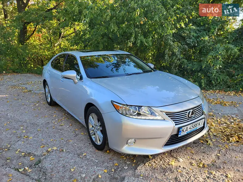 Lexus ES