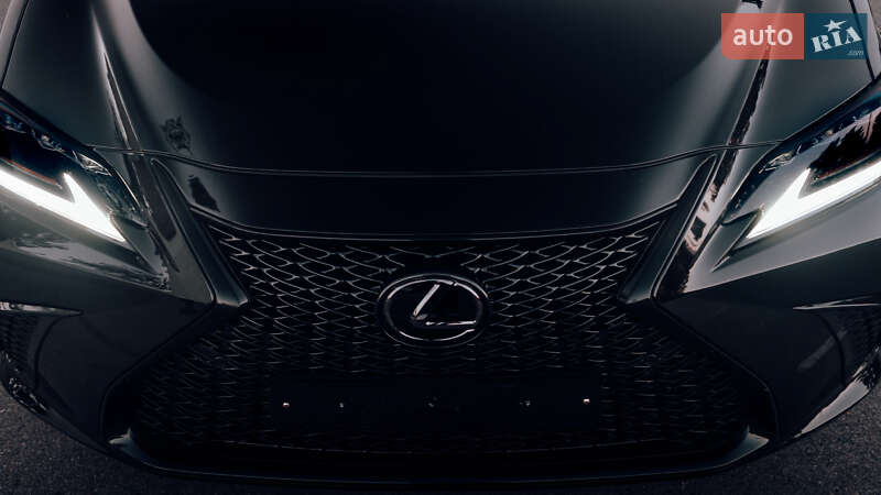 Седан Lexus ES 2019 в Києві