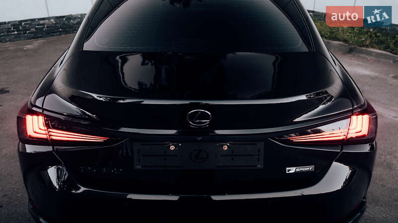 Седан Lexus ES 2019 в Києві