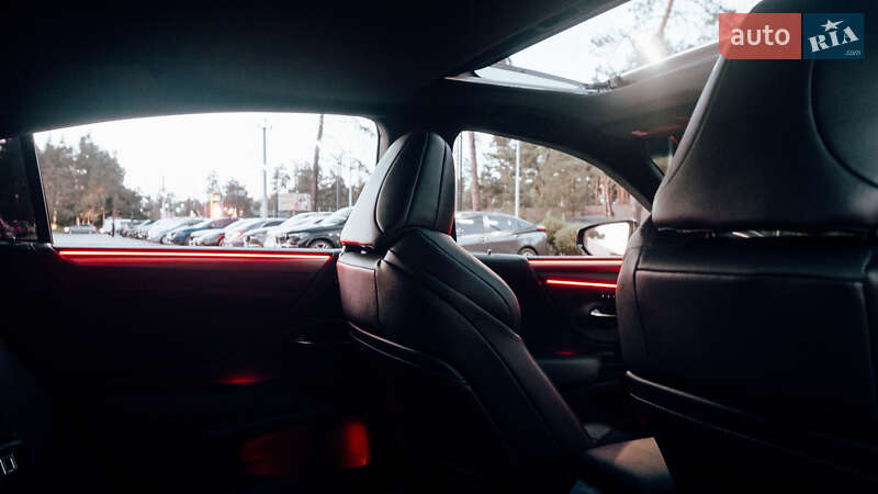 Седан Lexus ES 2019 в Києві