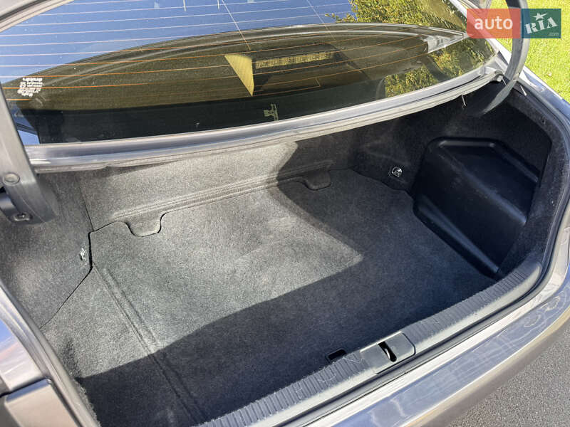 Седан Lexus ES 2014 в Киеве