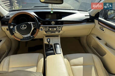 Седан Lexus ES 2014 в 