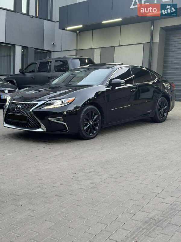 Седан Lexus ES 2013 в Киеве