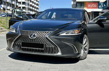 Седан Lexus ES 2018 в Луцьку