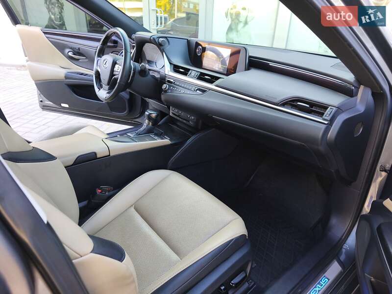 Седан Lexus ES 2021 в Днепре