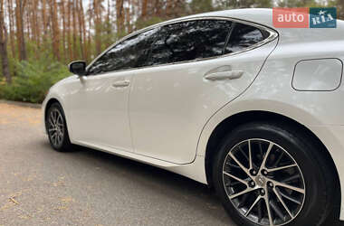 Седан Lexus ES 2015 в 