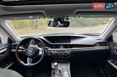 Седан Lexus ES 2015 в 
