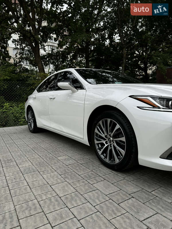 Седан Lexus ES 2021 в Львове фото 22 Седан Lexus ES 2021 в Львове