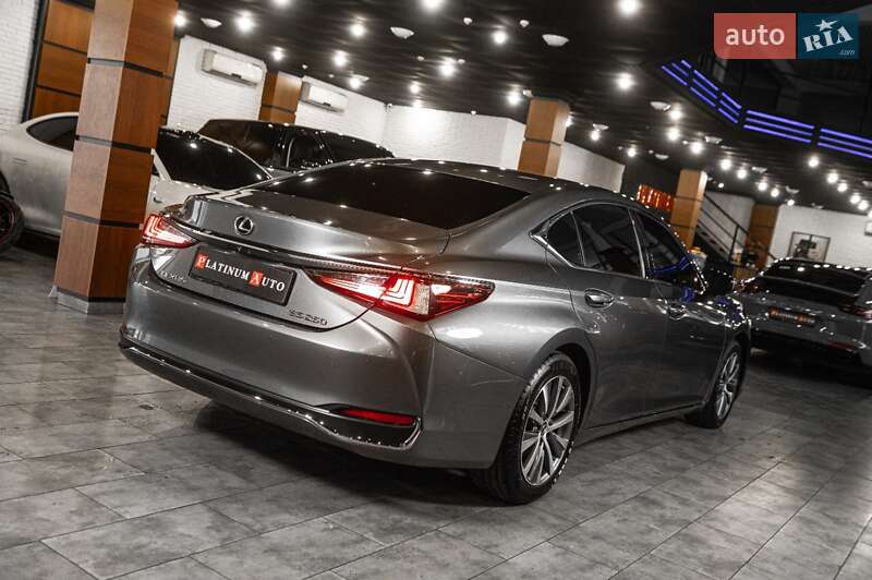 Седан Lexus ES 2019 в Одессе