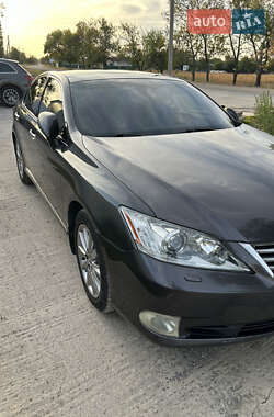 Седан Lexus ES 2010 в 