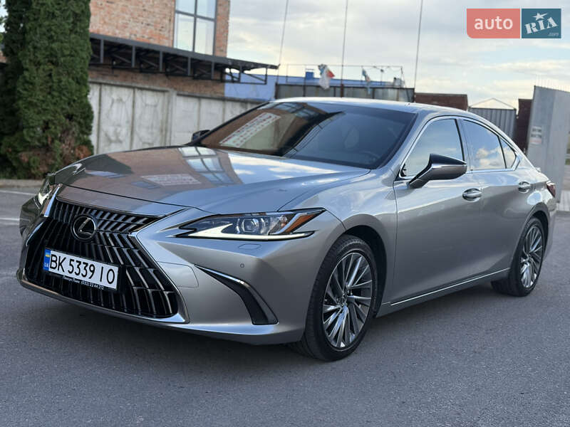 Lexus ES 2024