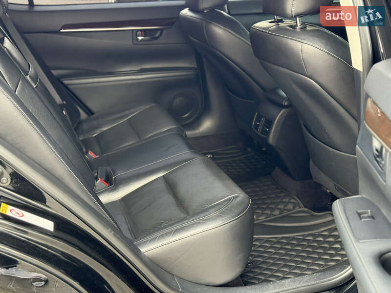 Седан Lexus ES 2014 в Білій Церкві