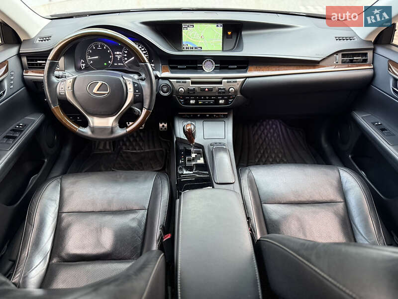 Седан Lexus ES 2014 в Білій Церкві