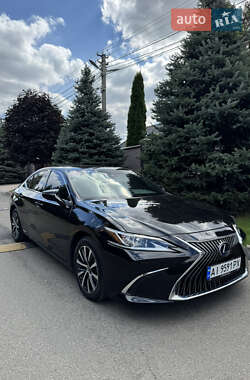 Седан Lexus ES 2021 в Чайках