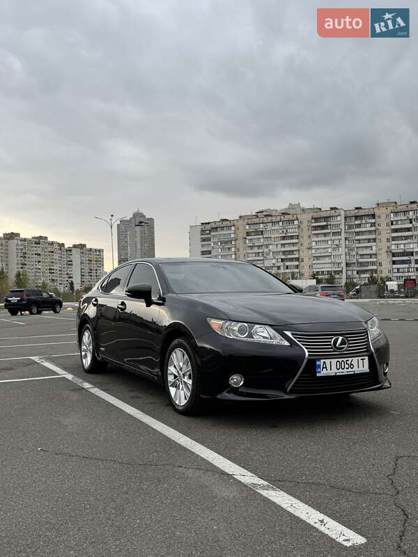 Седан Lexus ES 2014 в Киеве