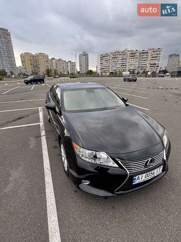 Седан Lexus ES 2014 в Киеве