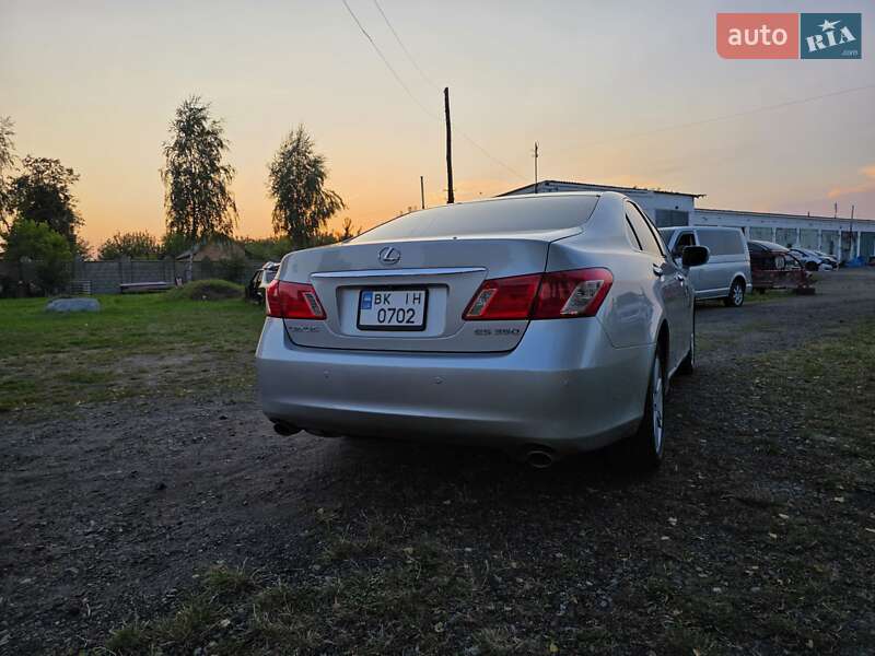 Седан Lexus ES 2007 в Ровно