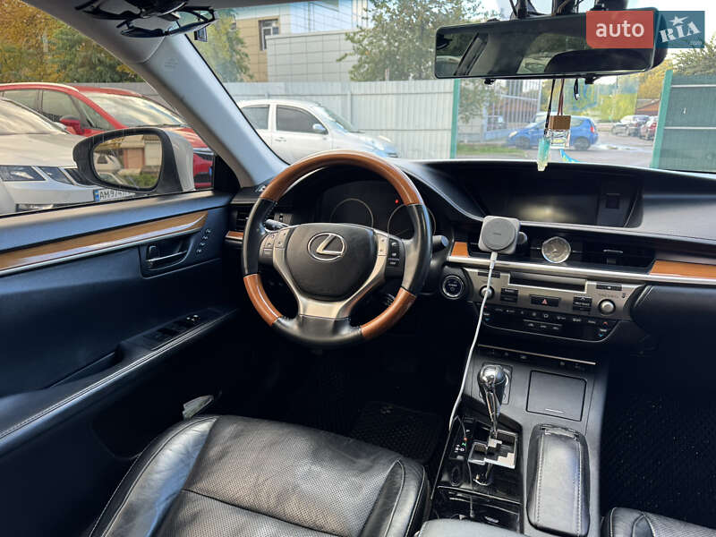 Седан Lexus ES 2014 в Бердичеве фото 17 Седан Lexus ES 2014 в Бердичеве