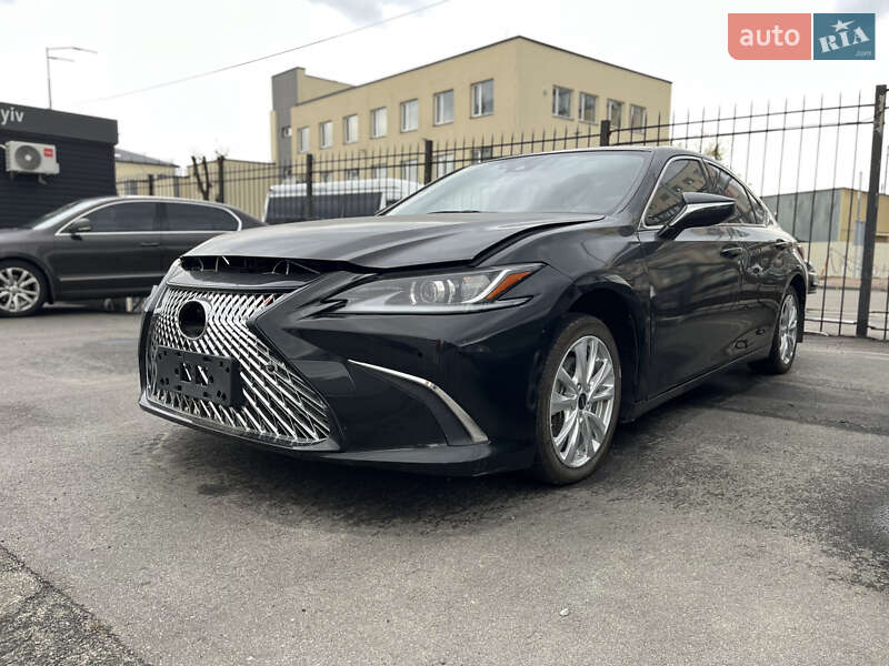 Lexus ES 2019