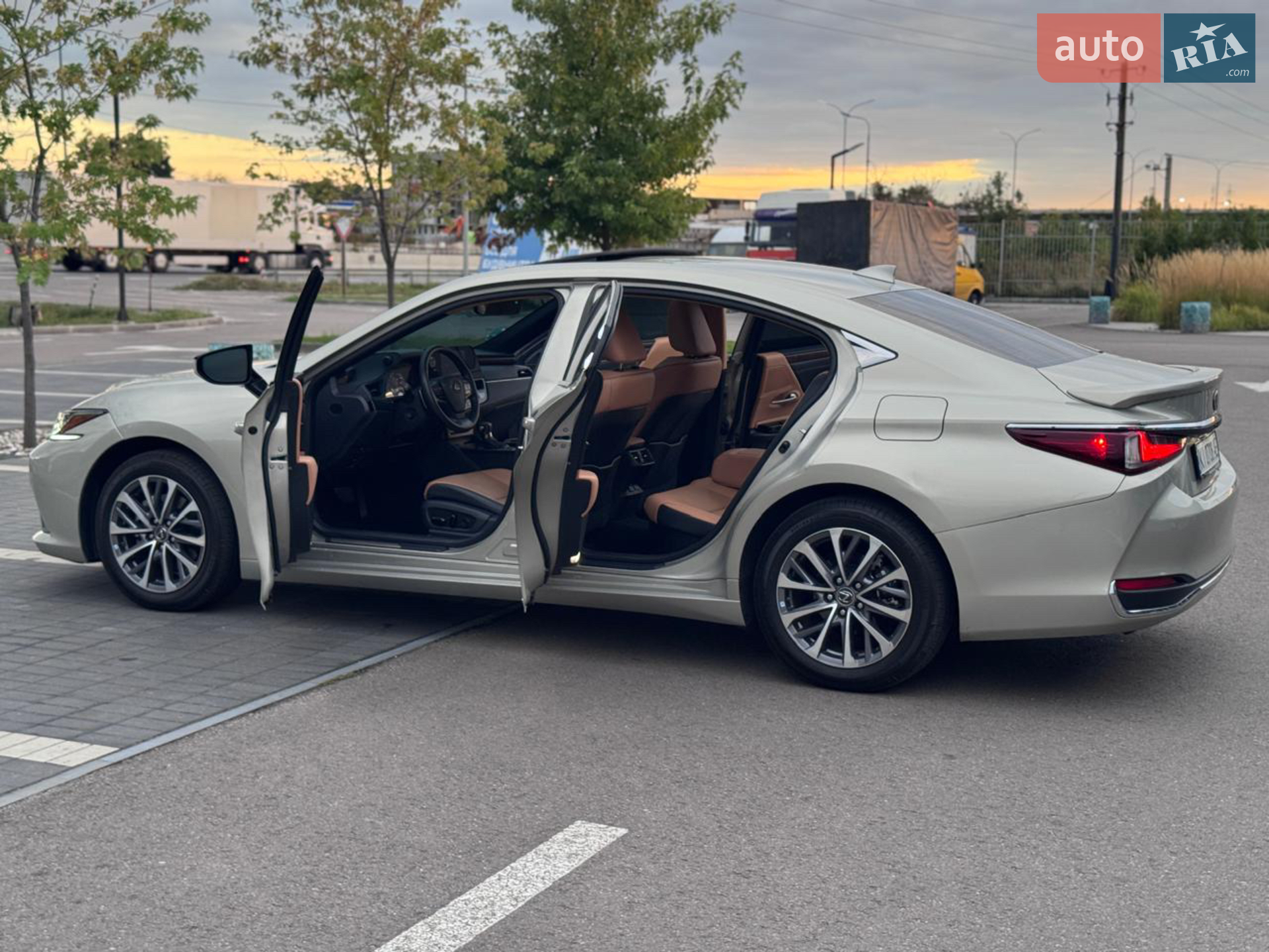 2021 Lexus ES - мініатюра 18