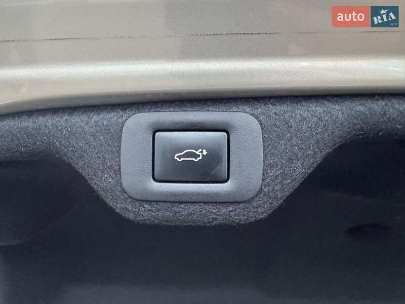 Седан Lexus ES 2021 в Киеве