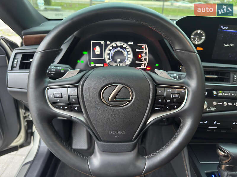 Седан Lexus ES 2021 в Киеве