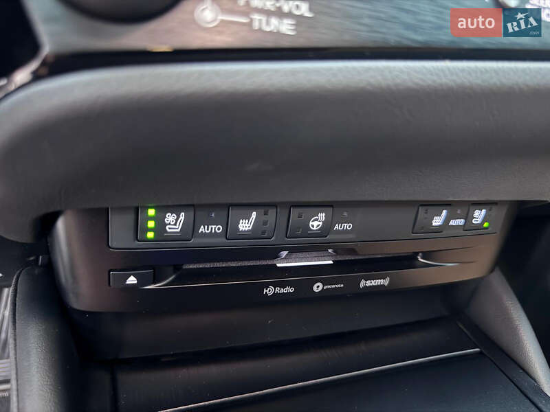 Седан Lexus ES 2021 в Киеве