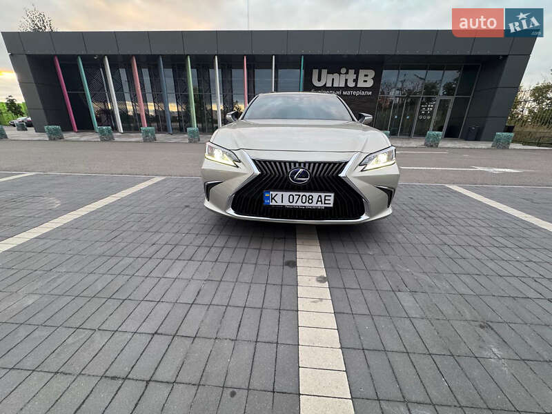Седан Lexus ES 2021 в Киеве