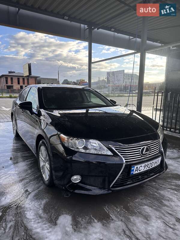 Седан Lexus ES 2013 в 