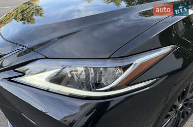Седан Lexus ES 2021 в Киеве