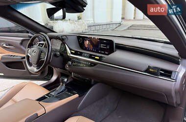 Седан Lexus ES 2021 в Киеве