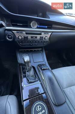 Седан Lexus ES 2017 в Одессе