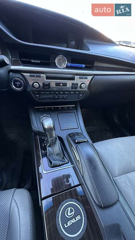 Седан Lexus ES 2017 в Одессе