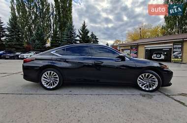 Седан Lexus ES 2019 в Дніпрі
