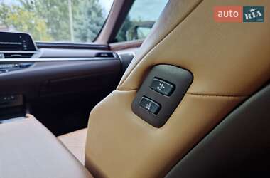 Седан Lexus ES 2019 в Дніпрі