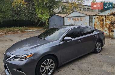 Седан Lexus ES 2016 в 