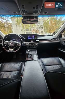 Седан Lexus ES 2016 в 