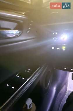 Седан Lexus ES 2016 в 