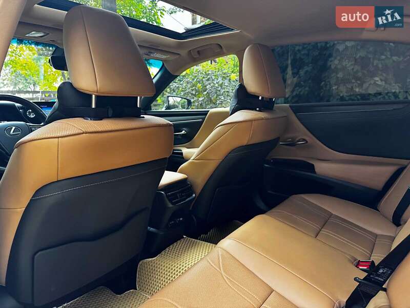 Седан Lexus ES 2021 в Києві