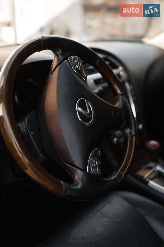 Седан Lexus ES 2010 в Одесі