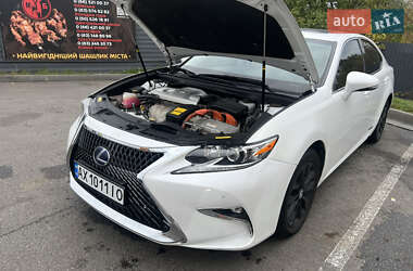 Седан Lexus ES 2012 в 