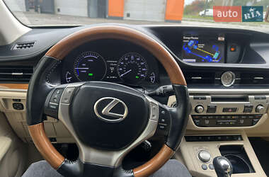 Седан Lexus ES 2012 в 