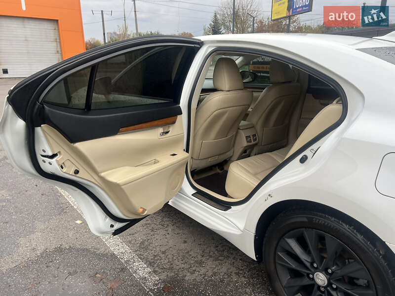 Седан Lexus ES 2012 в Харькове