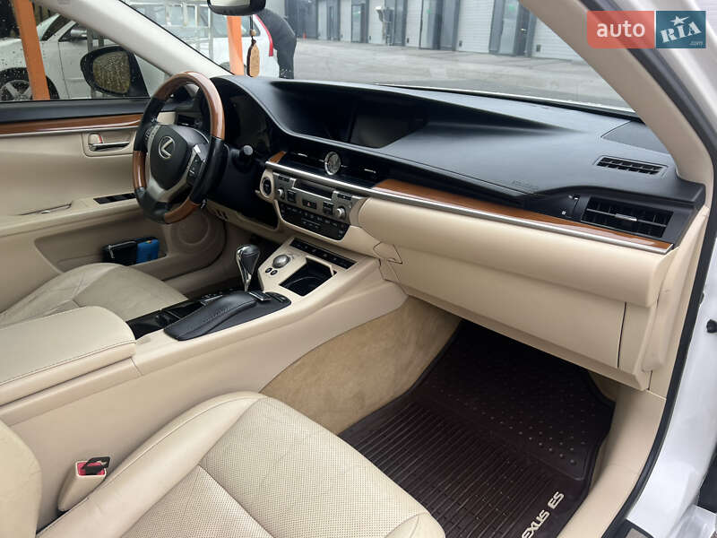 Седан Lexus ES 2012 в Харькове