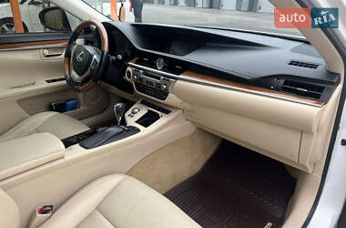 Седан Lexus ES 2012 в 