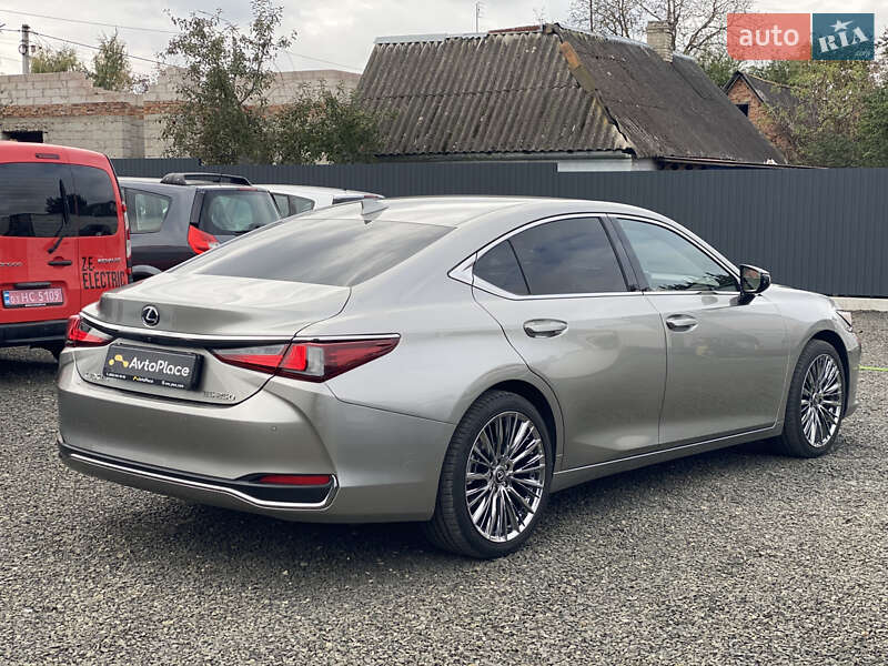 Седан Lexus ES 2021 в Луцке