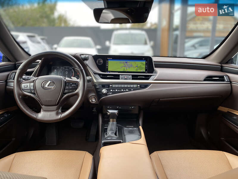 Седан Lexus ES 2021 в Луцке