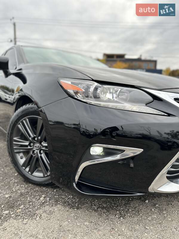 Седан Lexus ES 2015 в Белогородке фото 2 Седан Lexus ES 2015 в Белогородке