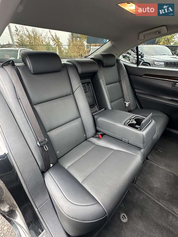 Седан Lexus ES 2015 в Белогородке фото 20 Седан Lexus ES 2015 в Белогородке
